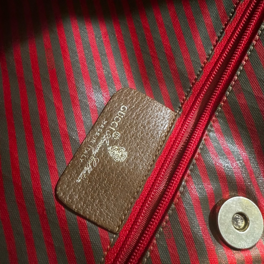 Well loved Gucci leather handbag - Picture 7 of 9